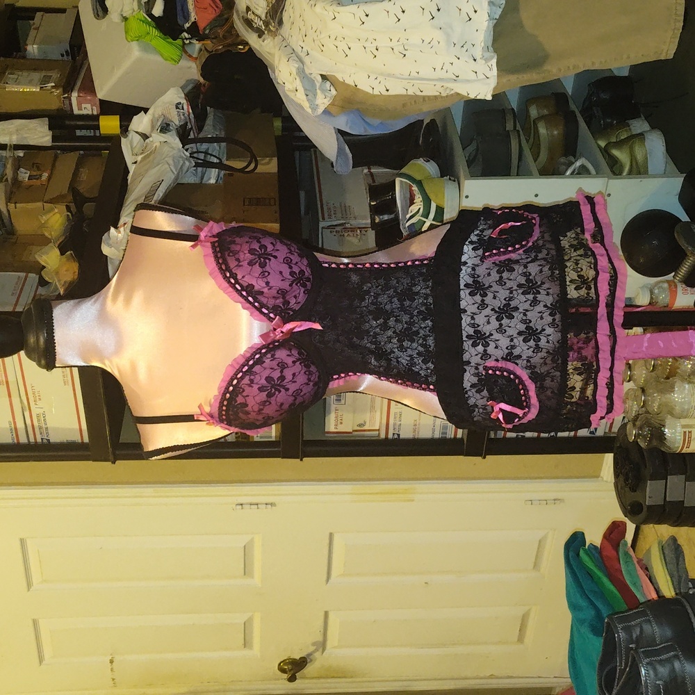 Lingerie - Picture 3 of 6
